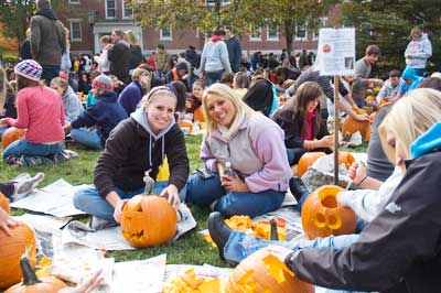 2500 pumpkins from Bradford, Vermont, were lobotomized on Fiske Quad on October 16 (Lynn Roman photo).